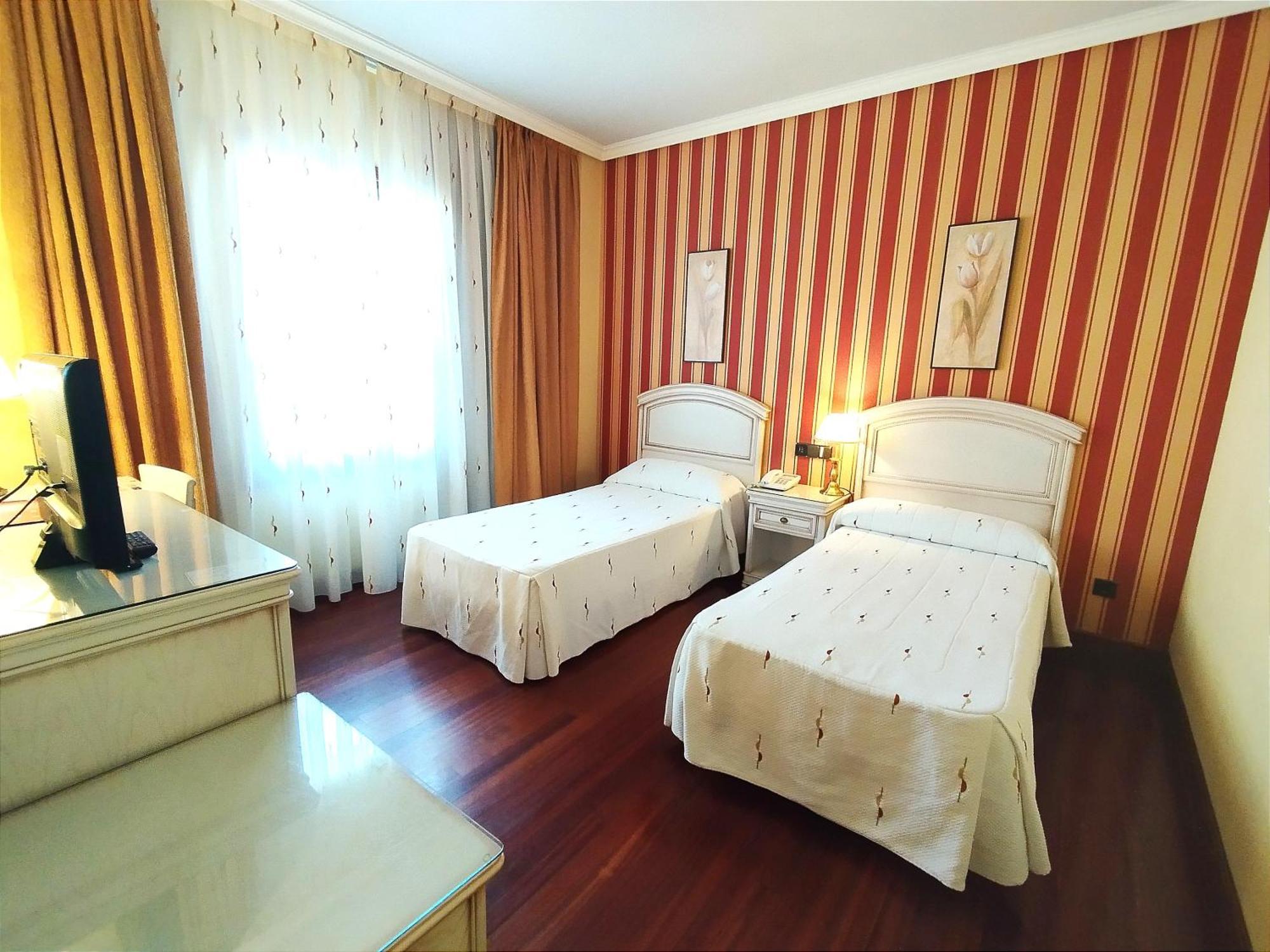 Hotel Conde Ansurez By Almia Hoteles باياذوليد المظهر الخارجي الصورة